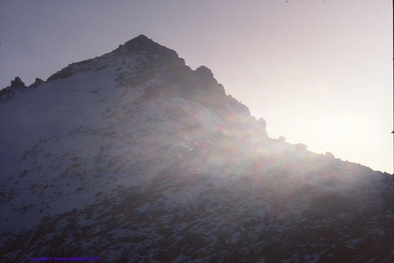 Premières lueurs sur le sommet de la Lenana Peak, au Kenya