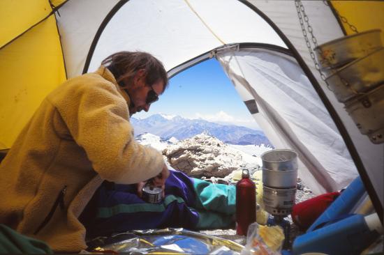 Déjeuner sous tente, et vue sur la Cordillère des Andes